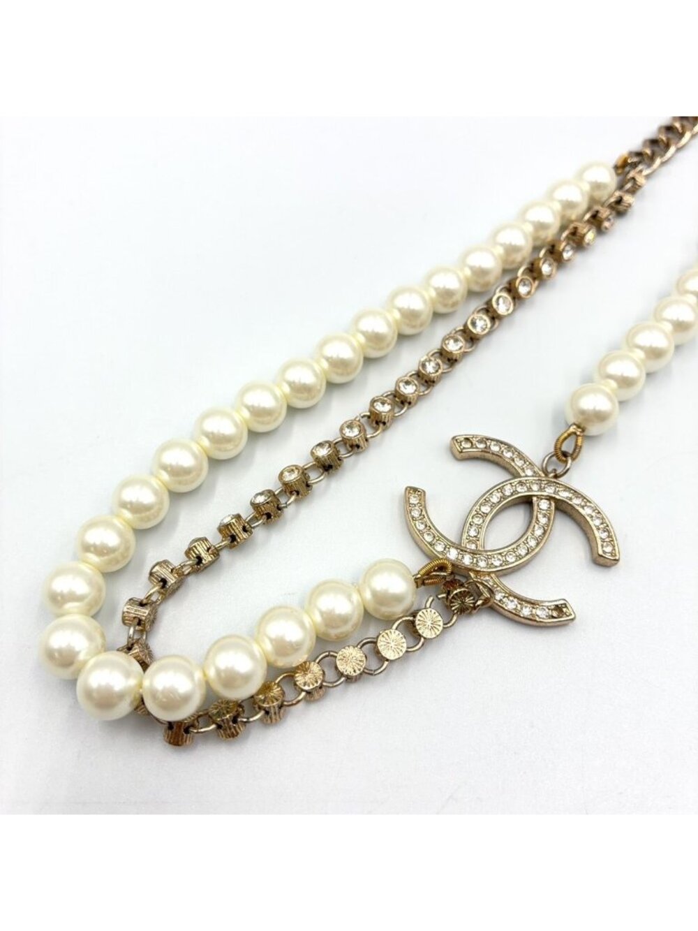 Chanel CC Logo Pearl Chain Faux Off White Gold Necklace